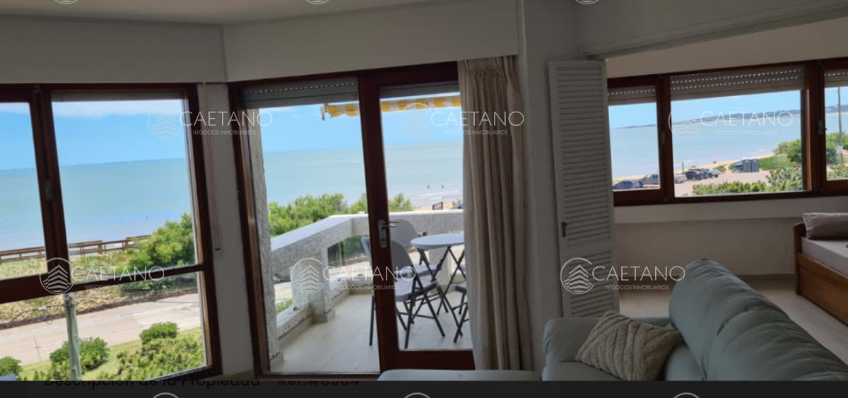 Venta de apartamento primera línea playa mansa