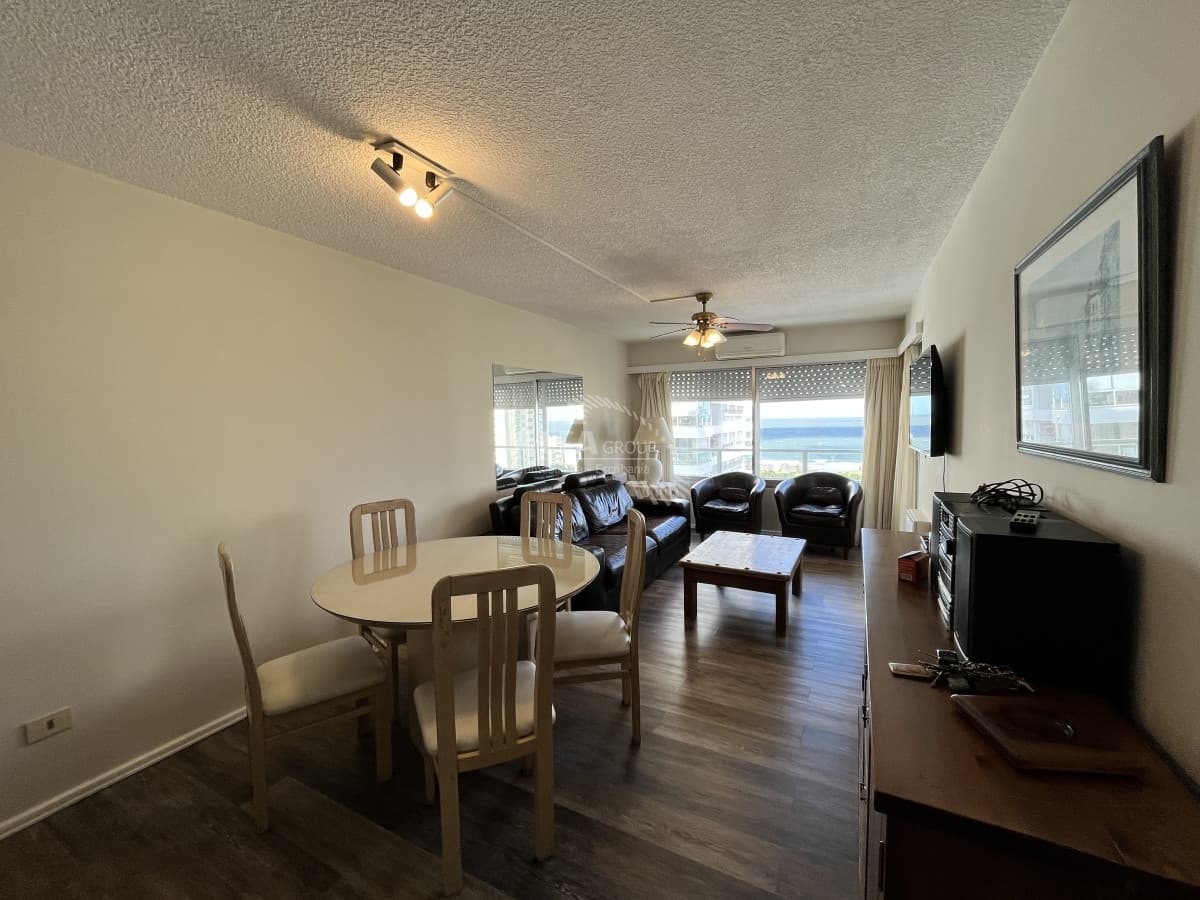 Punta del Este, APTO Torre Madison de 1 dormitorio y medio !!