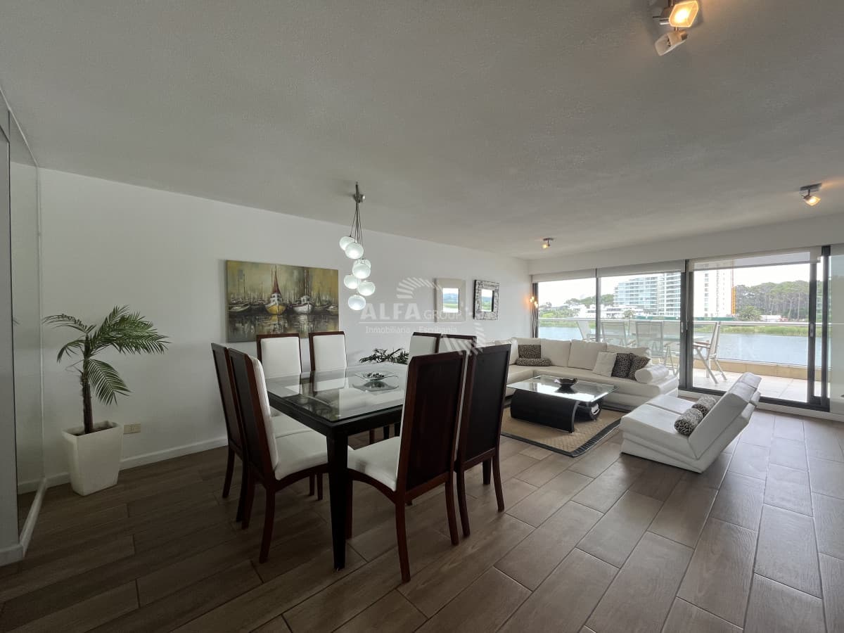 Apartamento en venta de 3 dormitorios, con excelentes vistas !!
