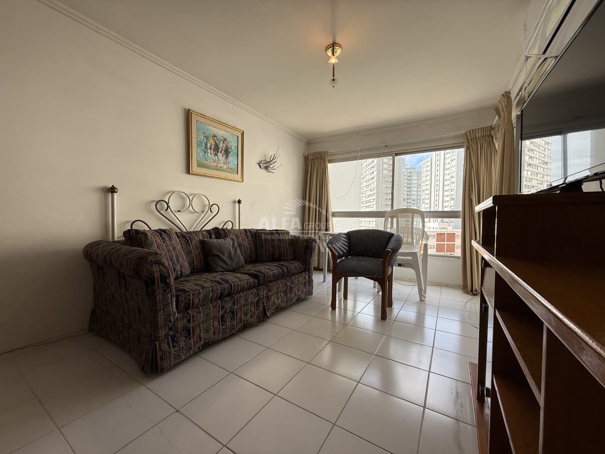 Punta del Este Piso alto con Vista al Mar! ,