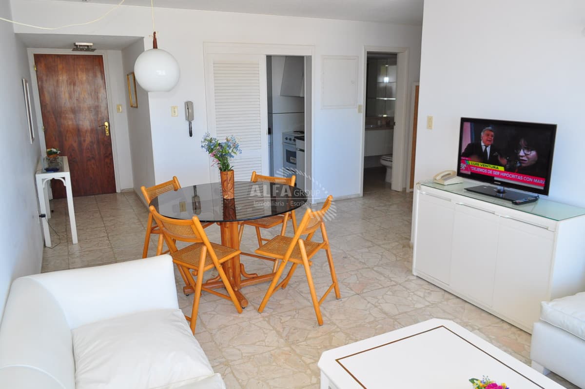 PUTA DEL ESTE VENTA AP. 1 12