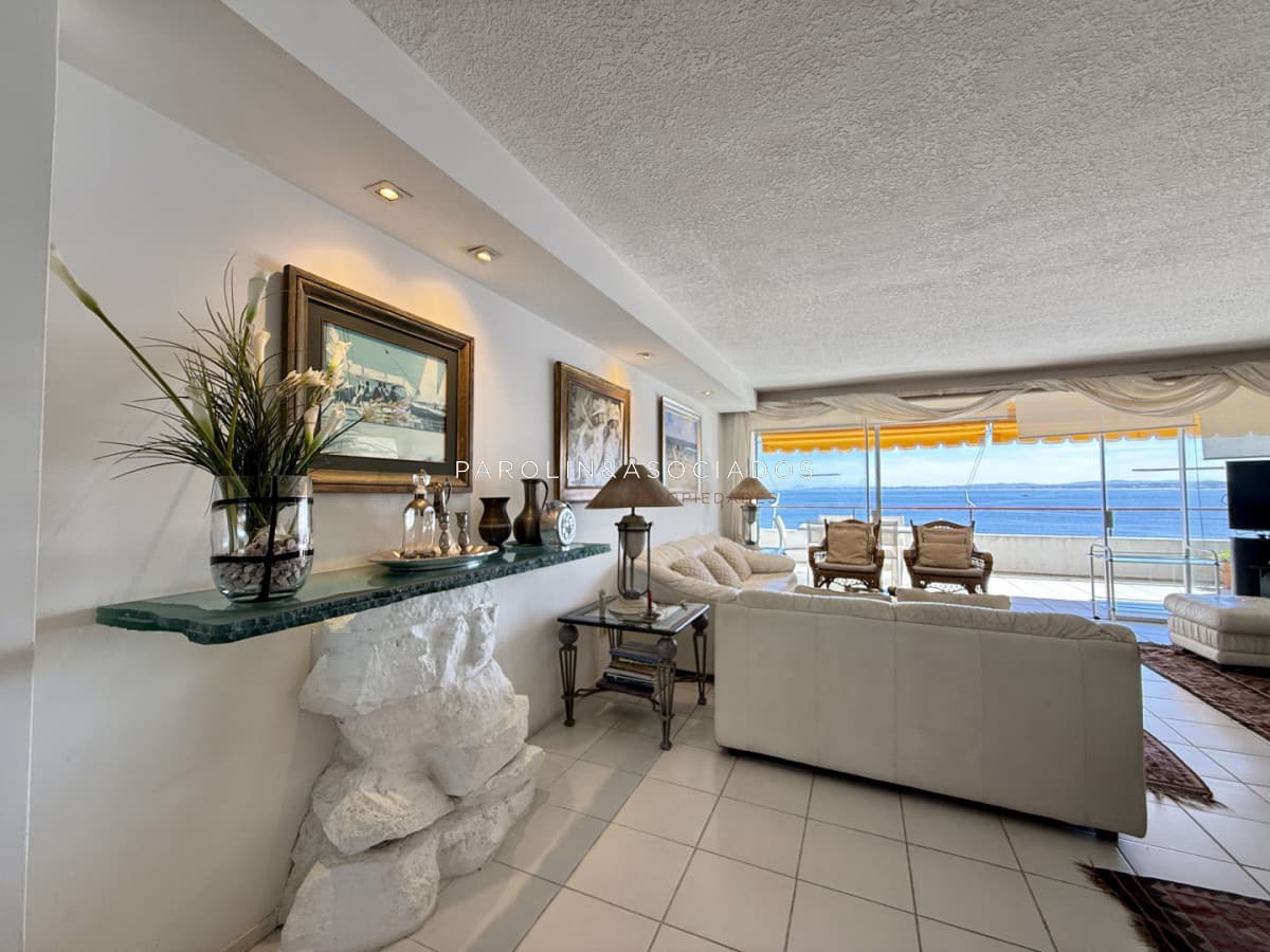 Penthouse de categoría en Espigón  Rambla General Artigas