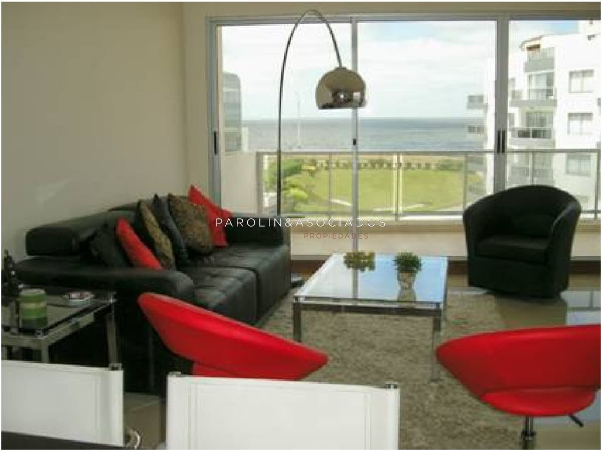 Departamento en Venta de 3 Dormitorios, Pinares Punta del Este.