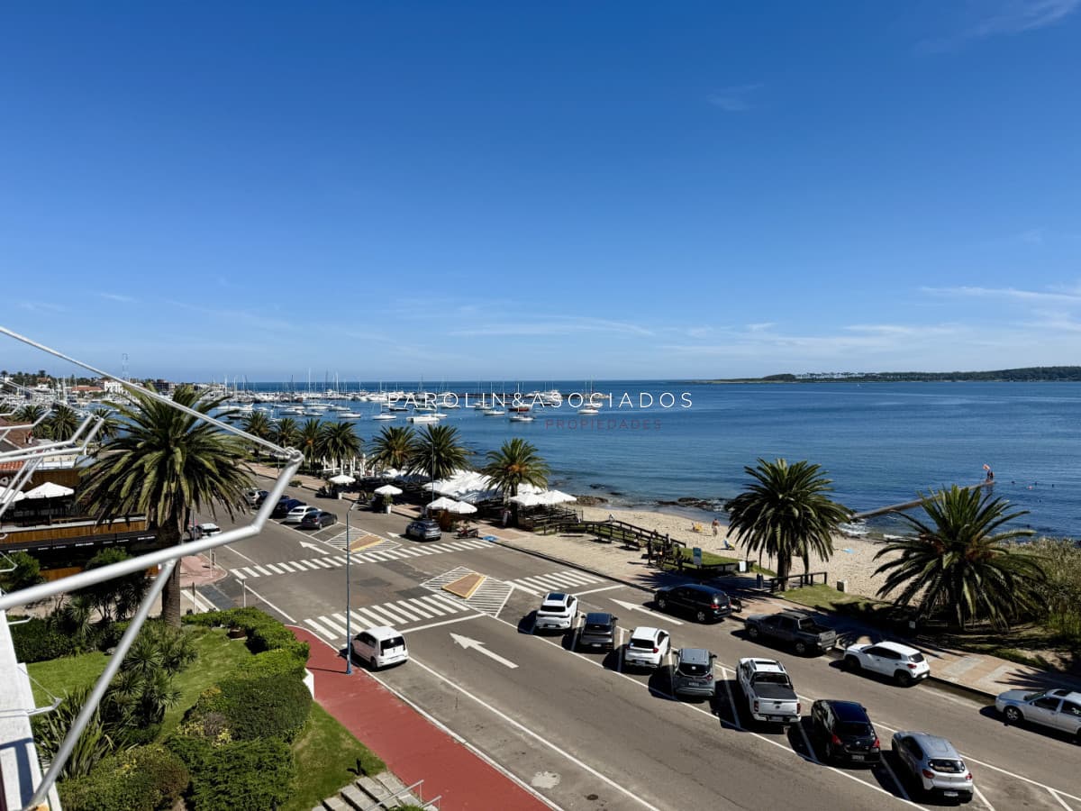 Penthouse de categoría en Espigón  Rambla General Artigas