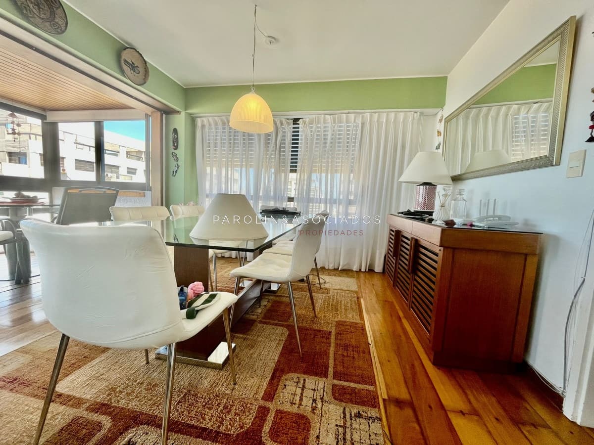 Departamento en Venta de 3 dormitorios en Playa Brava, Punta del Este