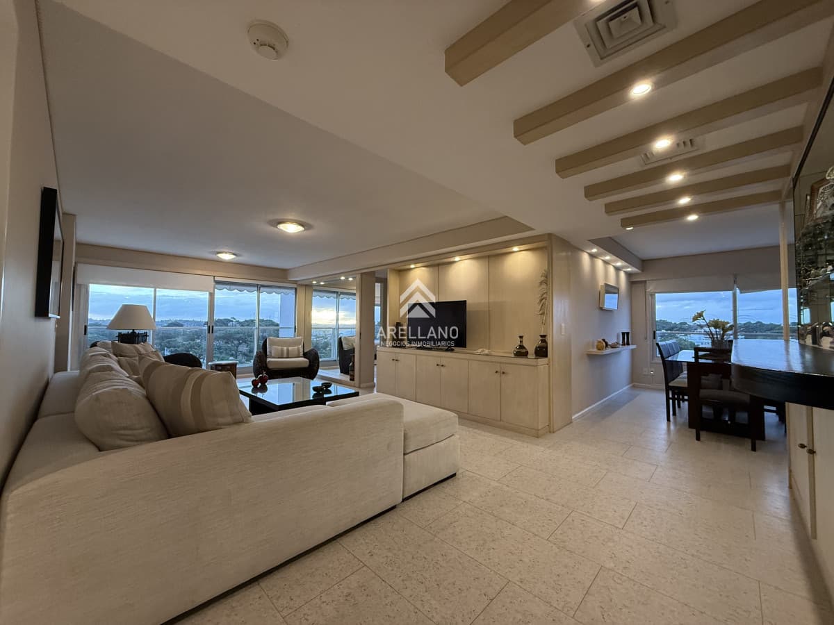 Apartamento ID.5562 - Alquiler Temporal  Lincoln Center Punta del Este
