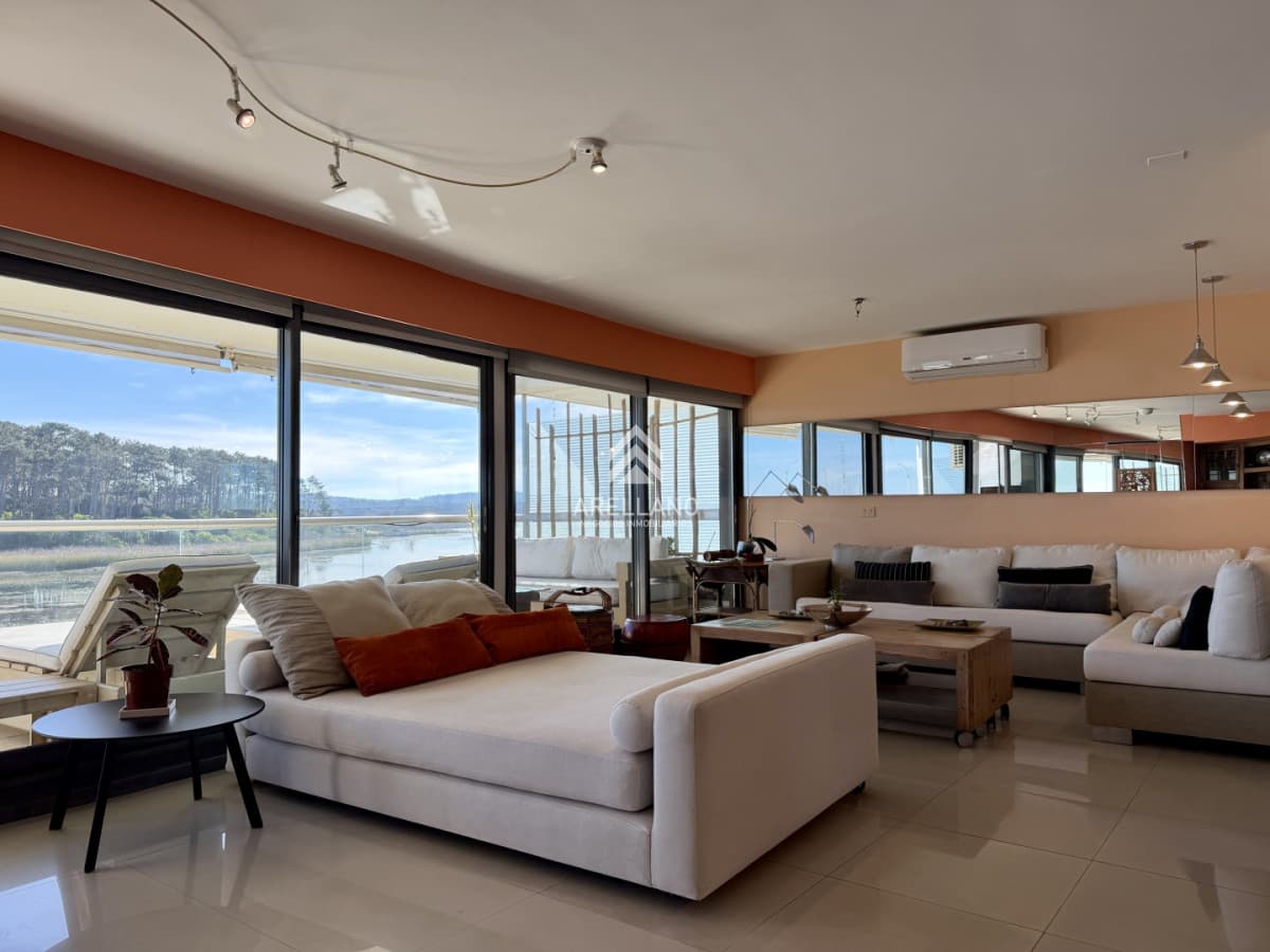 Apartamento ID.6628 - Venta Apartamento en Terrazas de la laguna con Parillero