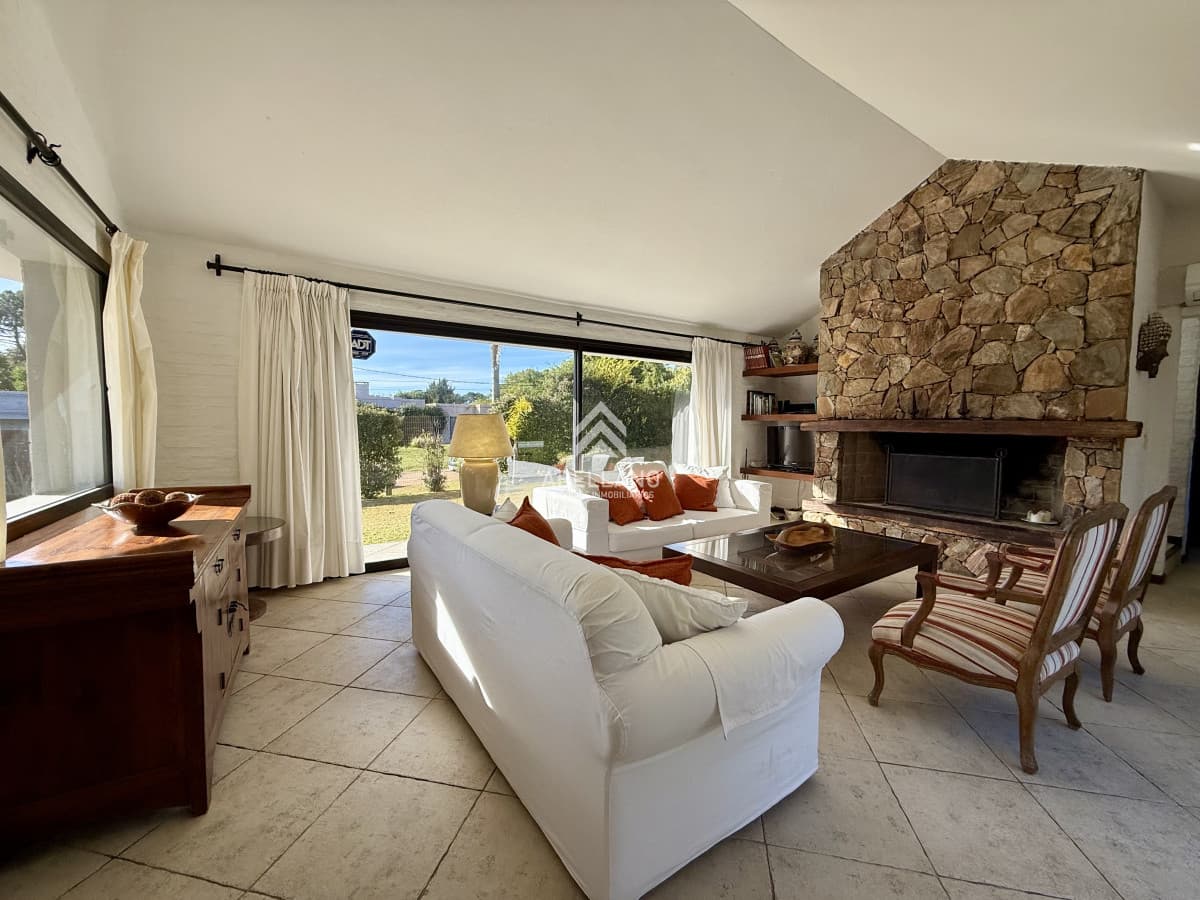 Casa ID.4874 - Chalet en Rincón del Indio – A 500 metros del mar