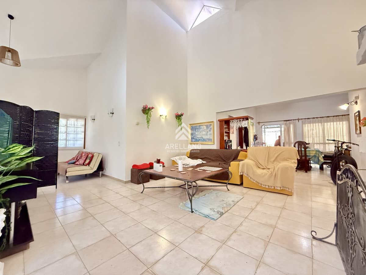 Casa ID.5471 - Chalet en alquiler temporal - Barrio San Rafael