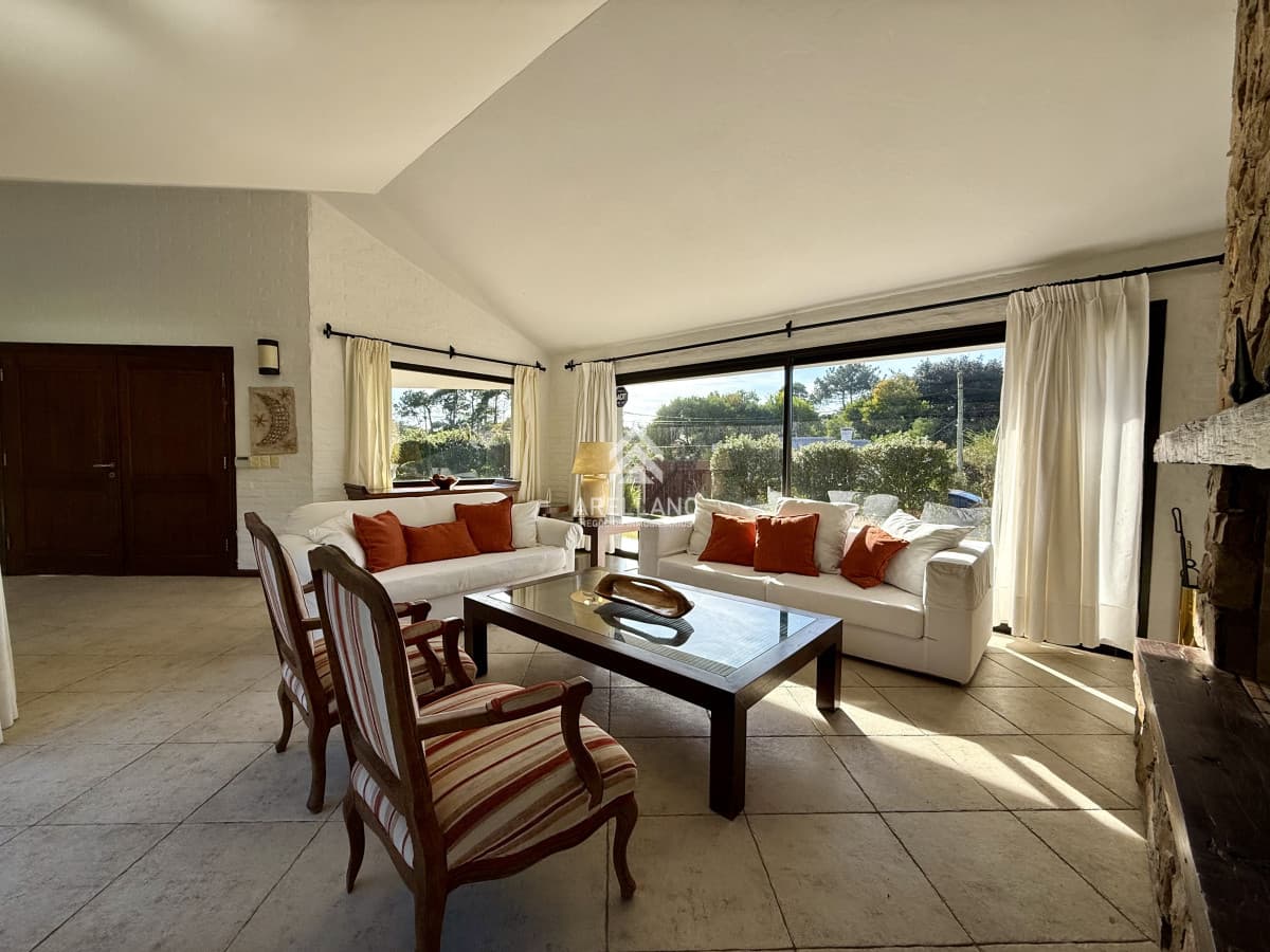 Casa ID.4874 - Chalet en Rincón del Indio – A 500 metros del mar