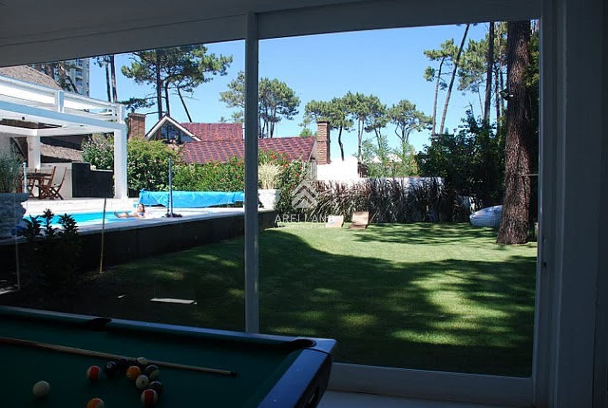 Casa ID.3857 - Venta casa 5 dormitorios Lugano