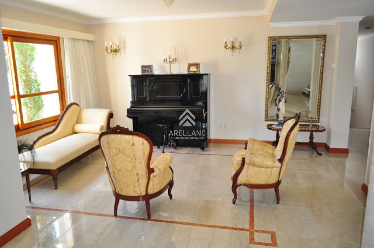 Casa ID.3292 - Casa en Mansa, 5 dormitorios  ABIERTO A NEGOCIOS, TOMA TERRENO O APARTAMENTOS .PUEDE FINANCIAR 40% CON INTERES