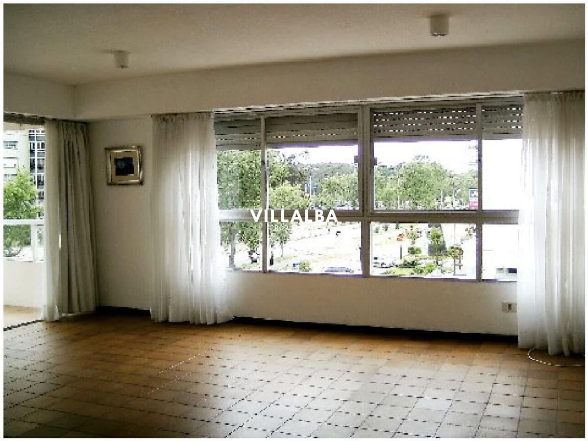 Apartamento sobre Roosevelt en venta