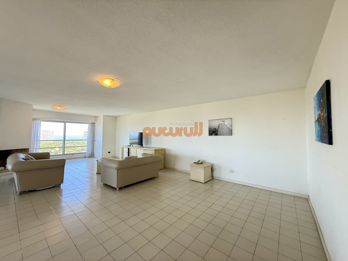 Venta de Apartamento  Parquemar Bosque  Parada 15 de Av. Roosevelt, Punta del Este