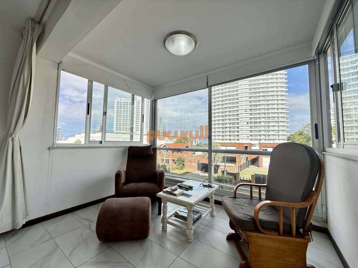 Apartamento en venta en Edificio Cap Bretón  Av. Roosevelt y Av. Biarritz