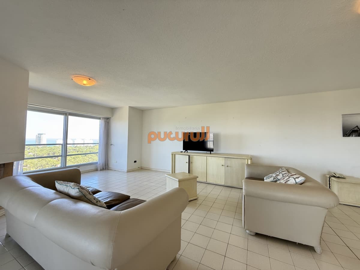 Venta de Apartamento  Parquemar Bosque  Parada 15 de Av. Roosevelt, Punta del Este