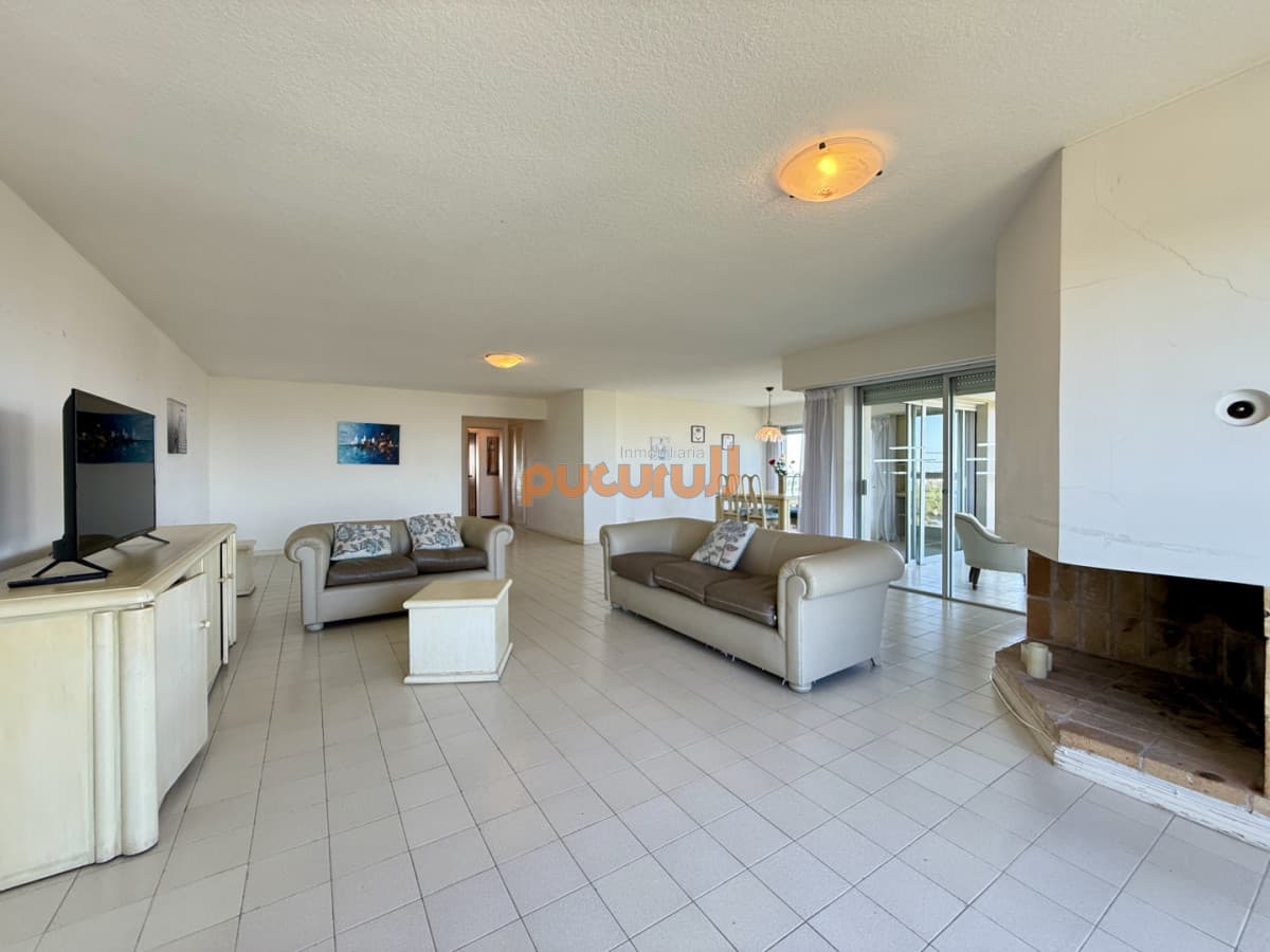 Venta de Apartamento  Parquemar Bosque  Parada 15 de Av. Roosevelt, Punta del Este