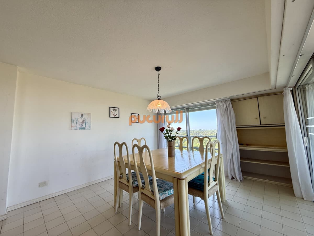 Venta de Apartamento  Parquemar Bosque  Parada 15 de Av. Roosevelt, Punta del Este
