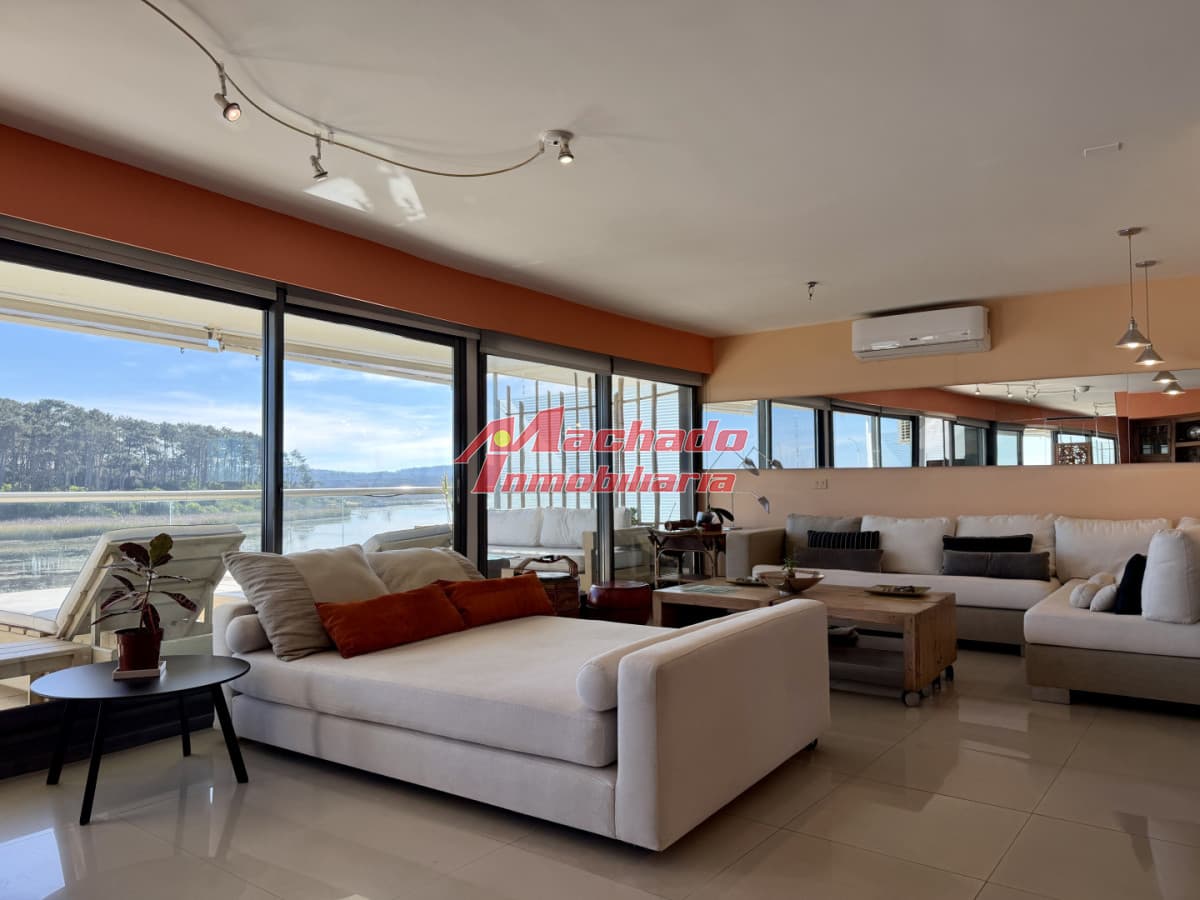 Apartamento en Terrazas de la laguna con Parillero