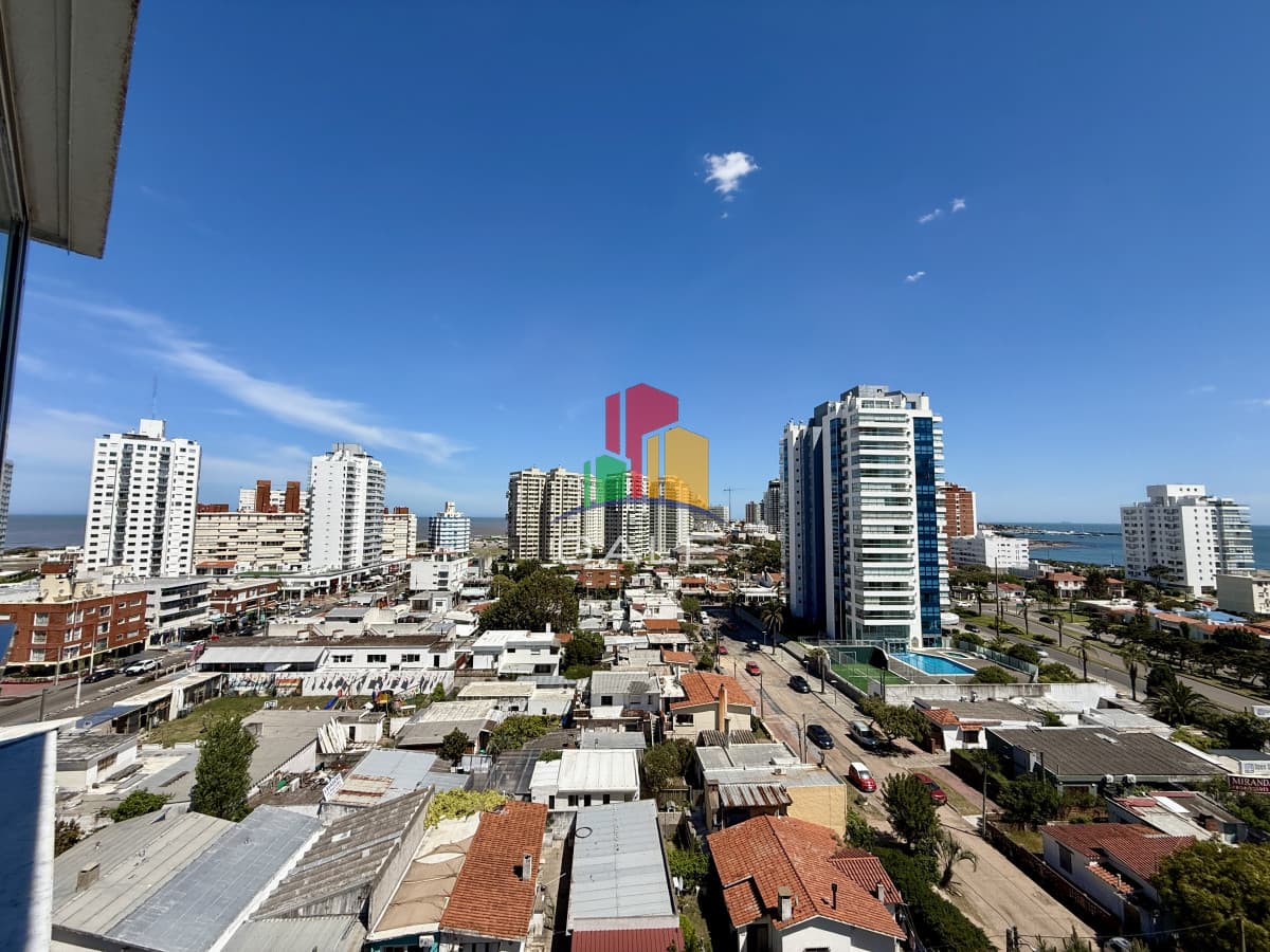 Gale Propiedades & Escribanía Apartamento ID.4634 - Apartamento dúplex con vista panorámica al mar