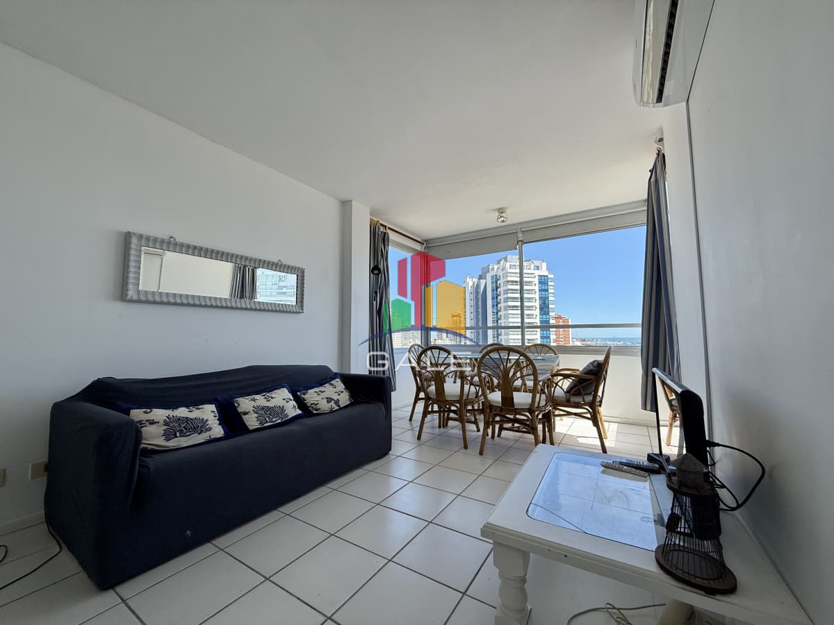 Gale Propiedades & Escribanía Apartamento ID.4634 - Apartamento dúplex con vista panorámica al mar