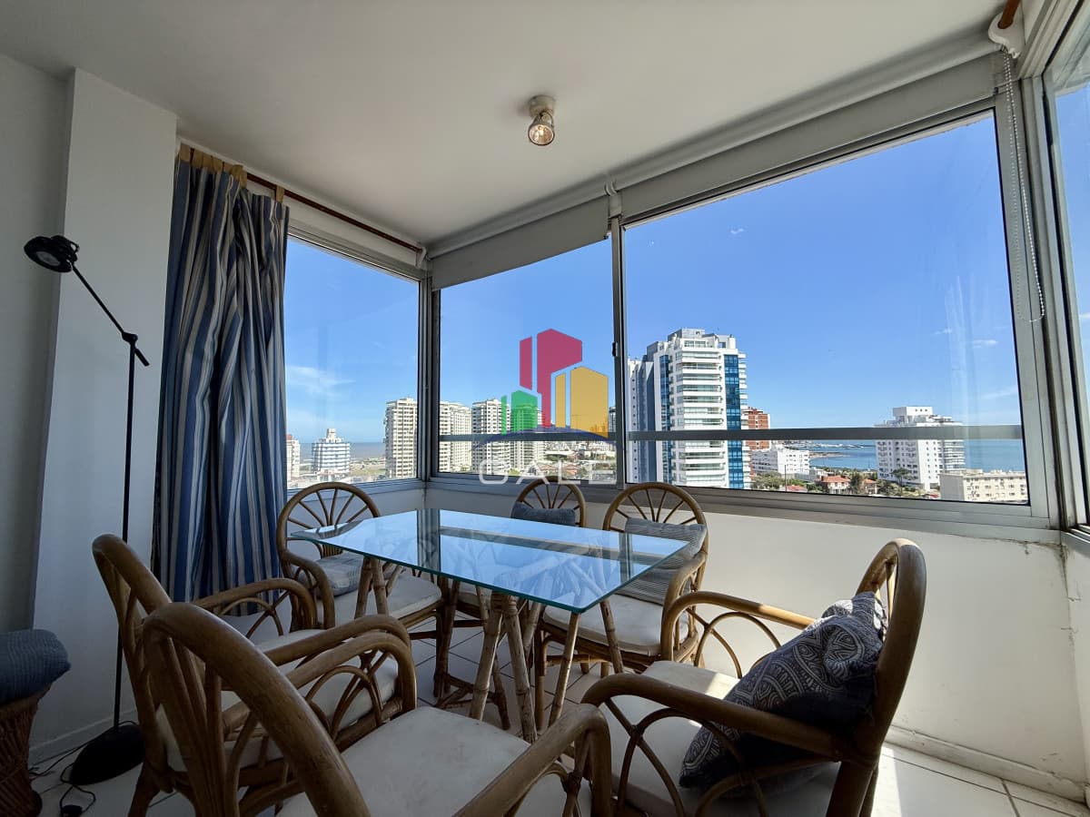 Gale Propiedades & Escribanía Apartamento ID.4634 - Apartamento dúplex con vista panorámica al mar