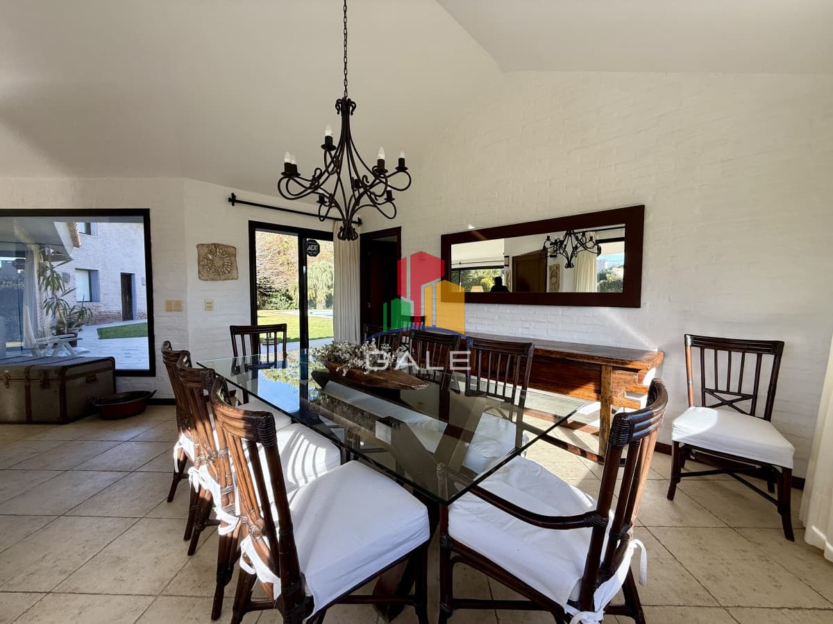 Gale Propiedades & Escribanía Casa ID.3768 - Chalet en Rincón del Indio – A 500 metros del mar