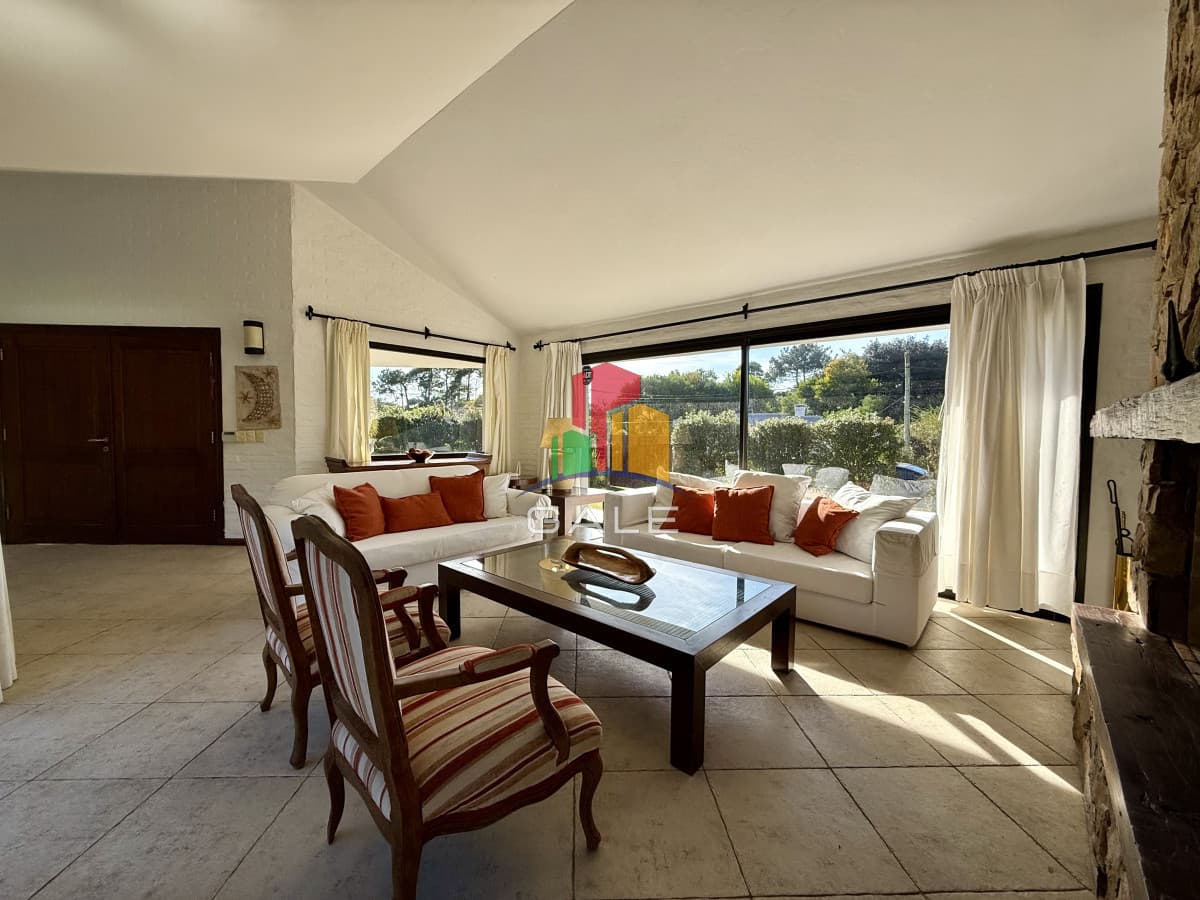 Gale Propiedades & Escribanía Casa ID.3768 - Chalet en Rincón del Indio – A 500 metros del mar