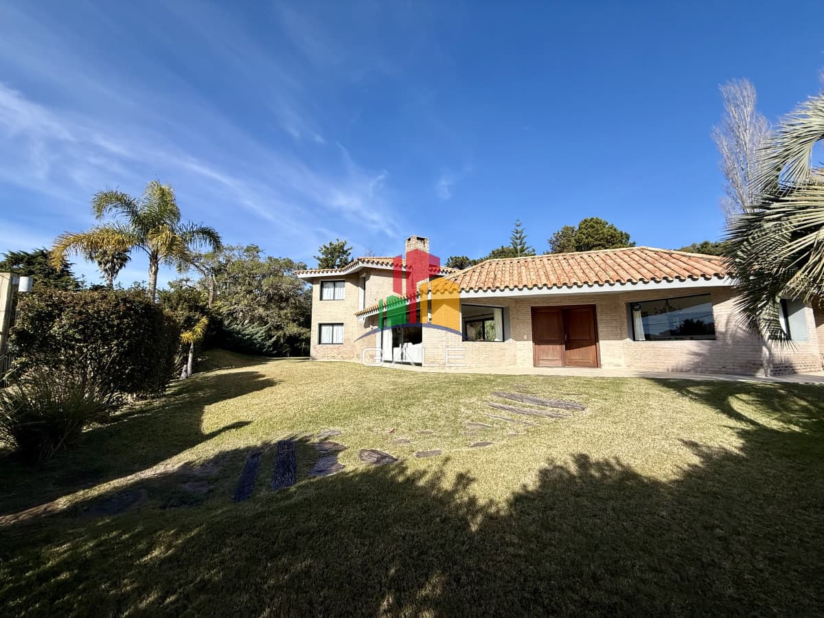 Gale Propiedades & Escribanía Casa ID.3768 - Chalet en Rincón del Indio – A 500 metros del mar