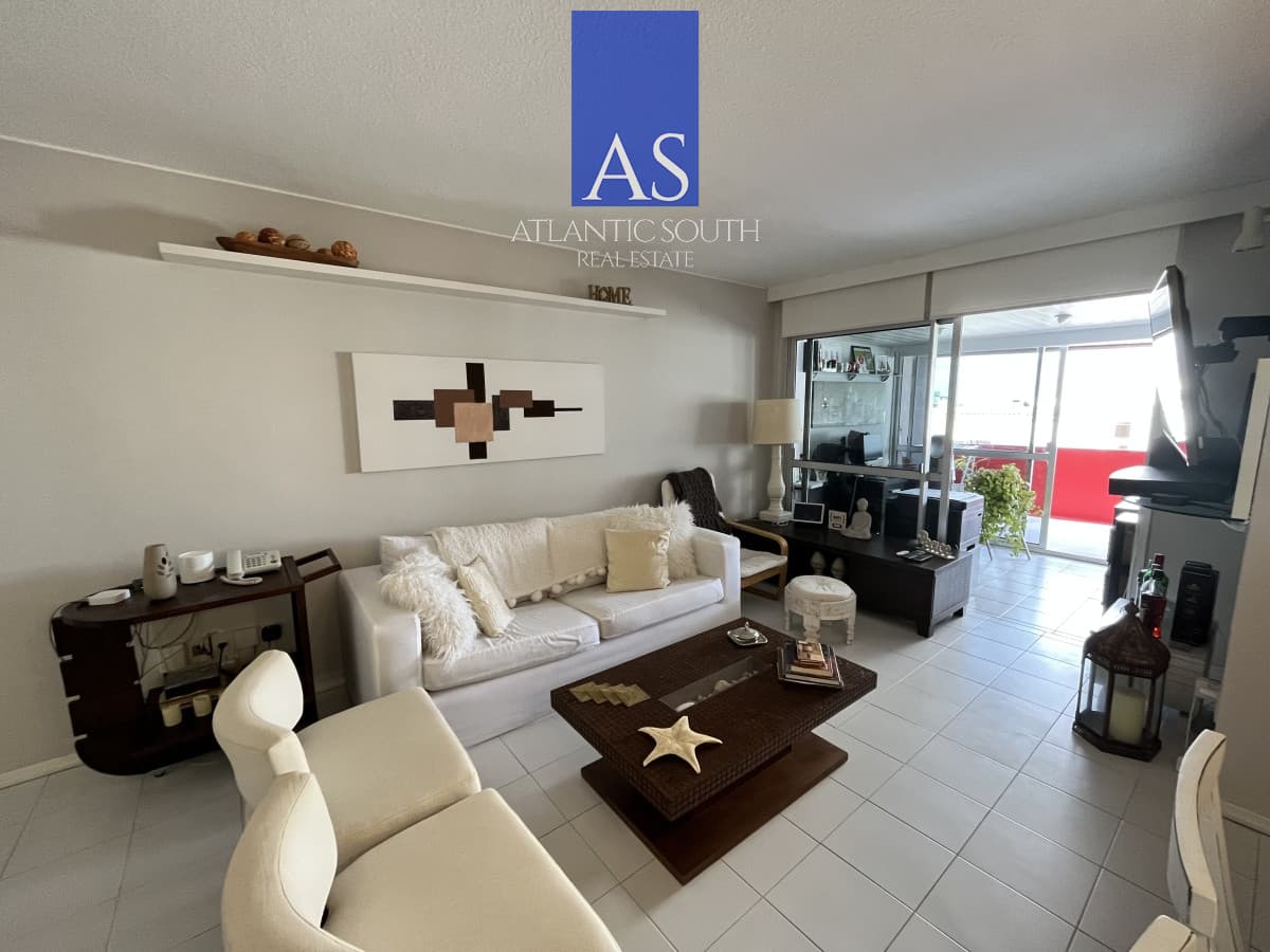 Apartamento 2 dormitorios reciclado piso alto con vista