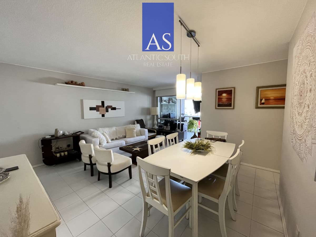 Apartamento 2 dormitorios reciclado piso alto con vista