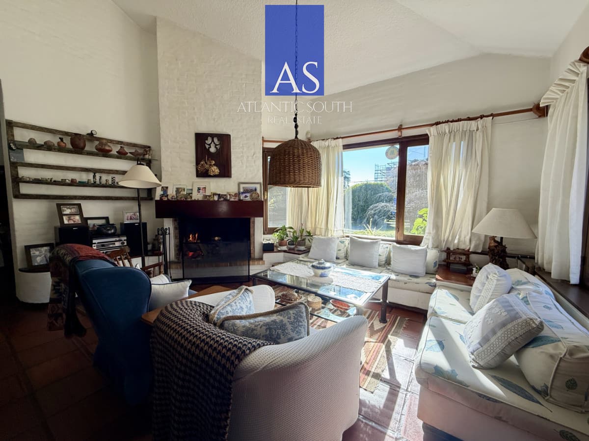 Casa de 3 dormitorios en venta construcción tradicional Punta del Este