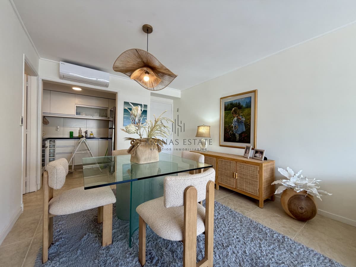 Apartamento ID.4864 - Apartamento de 2 dormitorios con garage en la Península, Punta del Este
