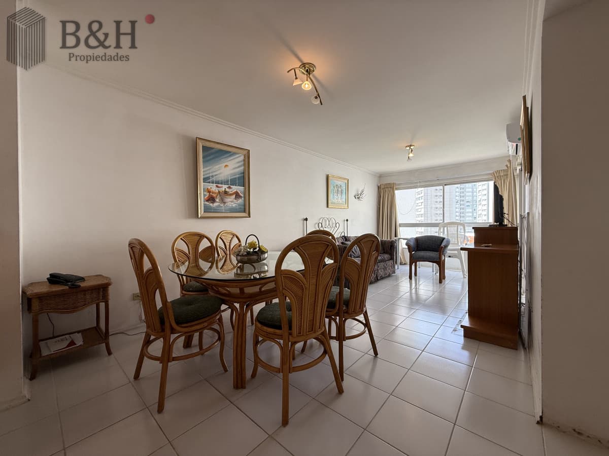Punta del Este Piso alto con Vista al Mar! ,