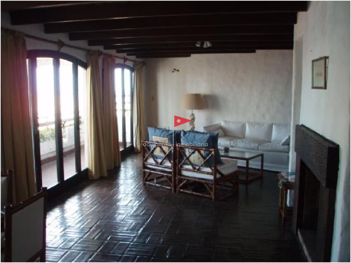 Apartamento ID.80 - Venta Apartamento en Peninsula 3 dorm 2 baños