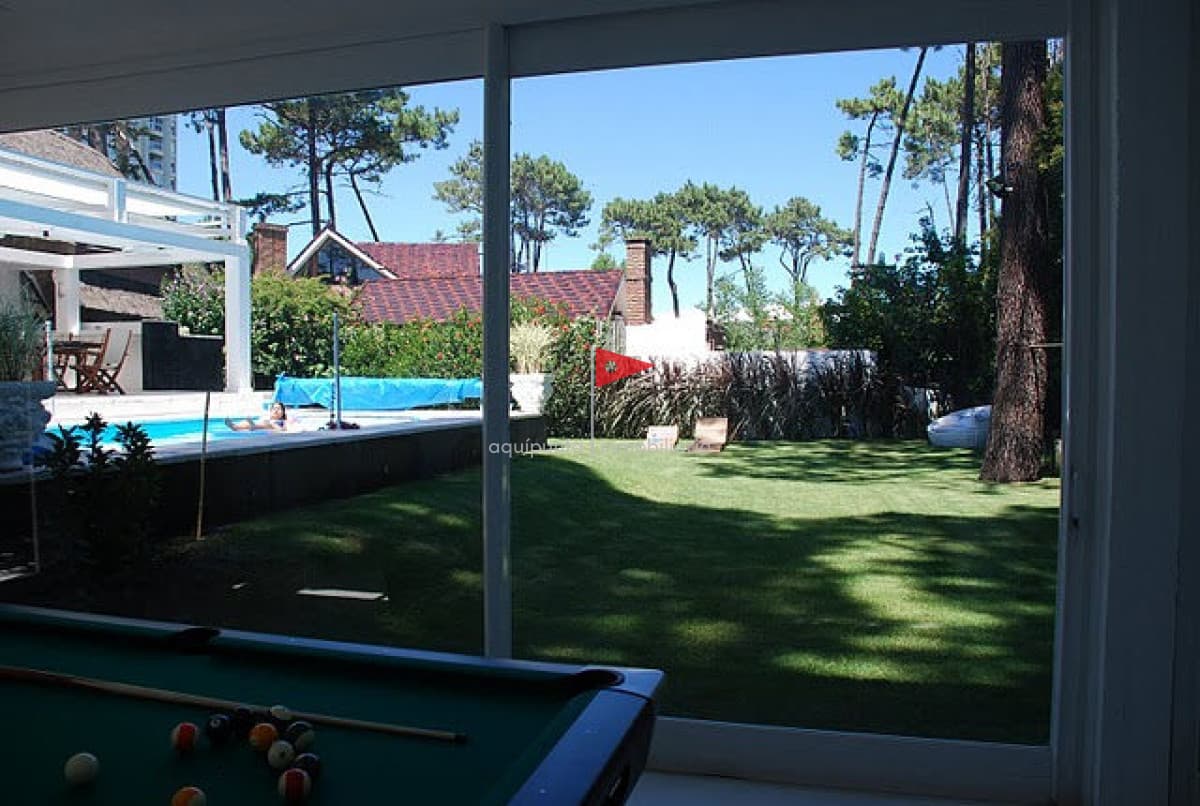 Casa ID.226 - Venta Casa en Lugano, 5 dormitorios *
