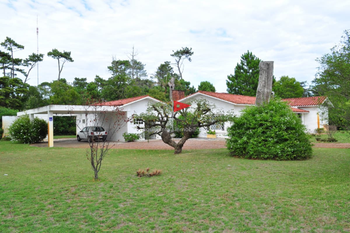 Casa ID.157 - Casa ubicada en Cantegril con lindo terreno