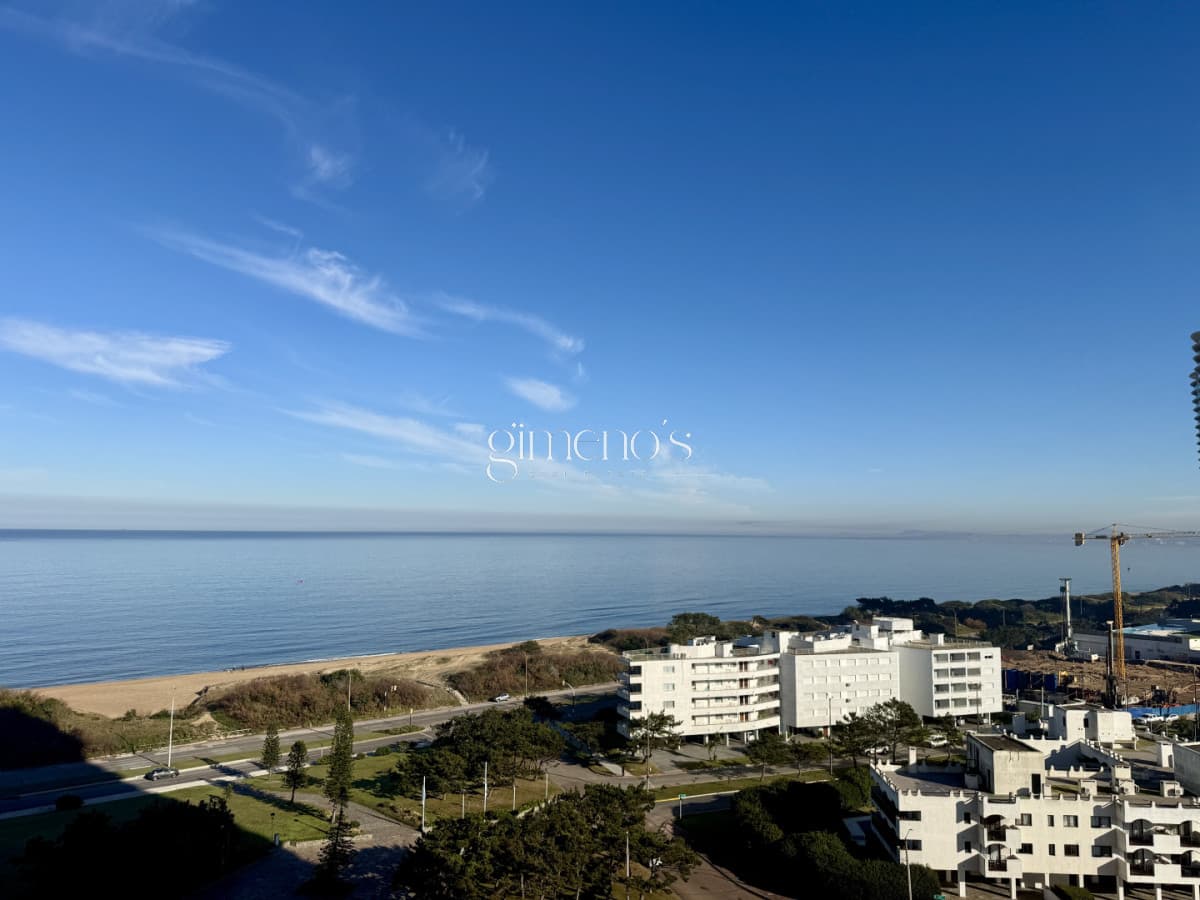 Apartamento en Venta en Le Jardin - Primera Linea de Playa Mansa - Punta del Este