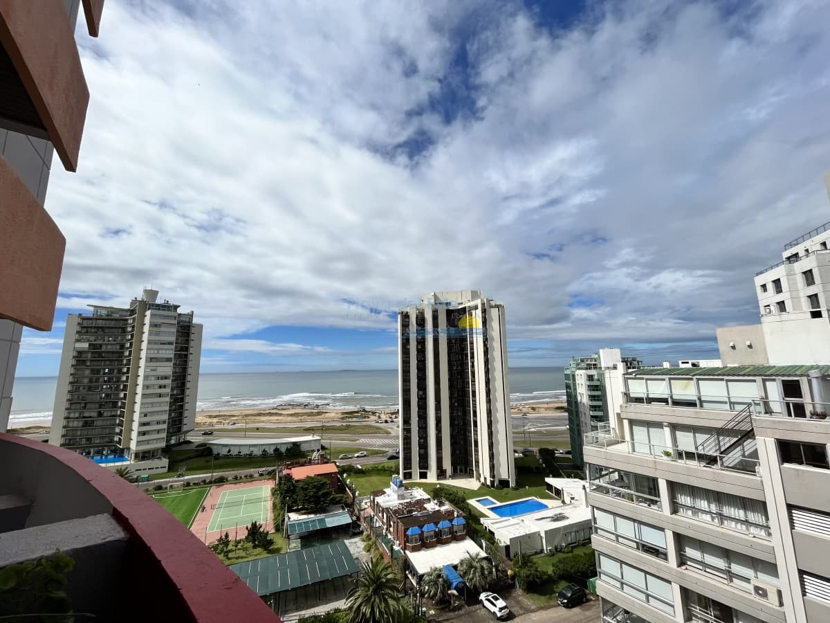 edificio en zona brava, muy cerca de la peninsula - Inmobiliaria Playa del Este