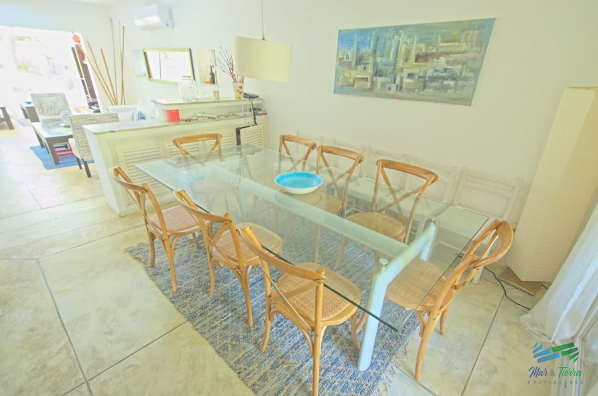 Alquilo casa de 4 dormitorios con piscina en Playa Brava, Punta del Este
