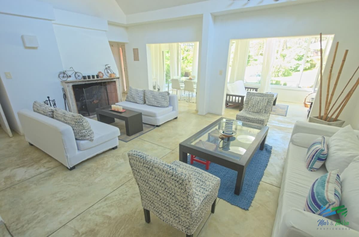 Alquilo casa de 4 dormitorios con piscina en Playa Brava, Punta del Este