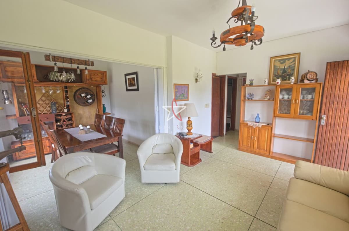 Casa en alquiler Punta del Este playa Mansa, 2 dormitorios y parrillero - Bintang Propiedades