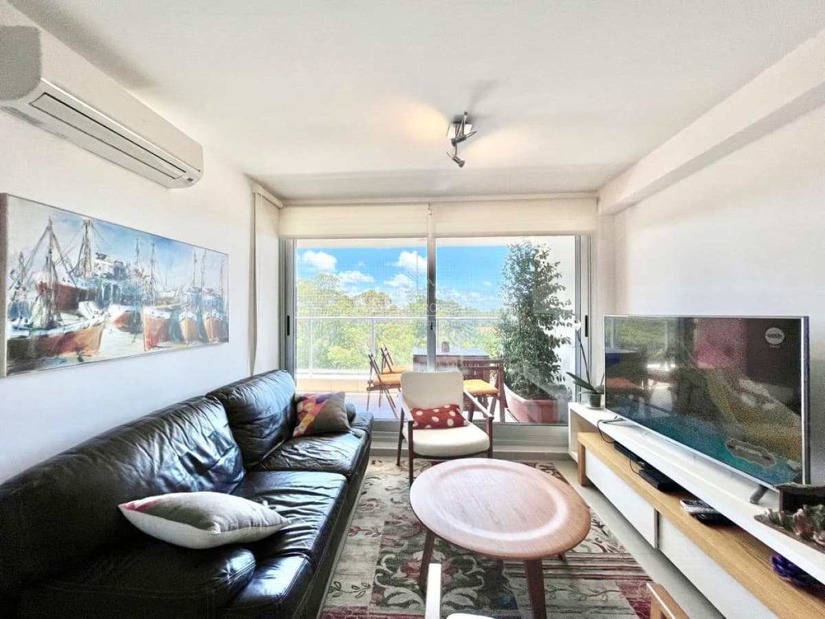 Apartamento en venta con parrillero propio, Punta del Este, Roosevelt