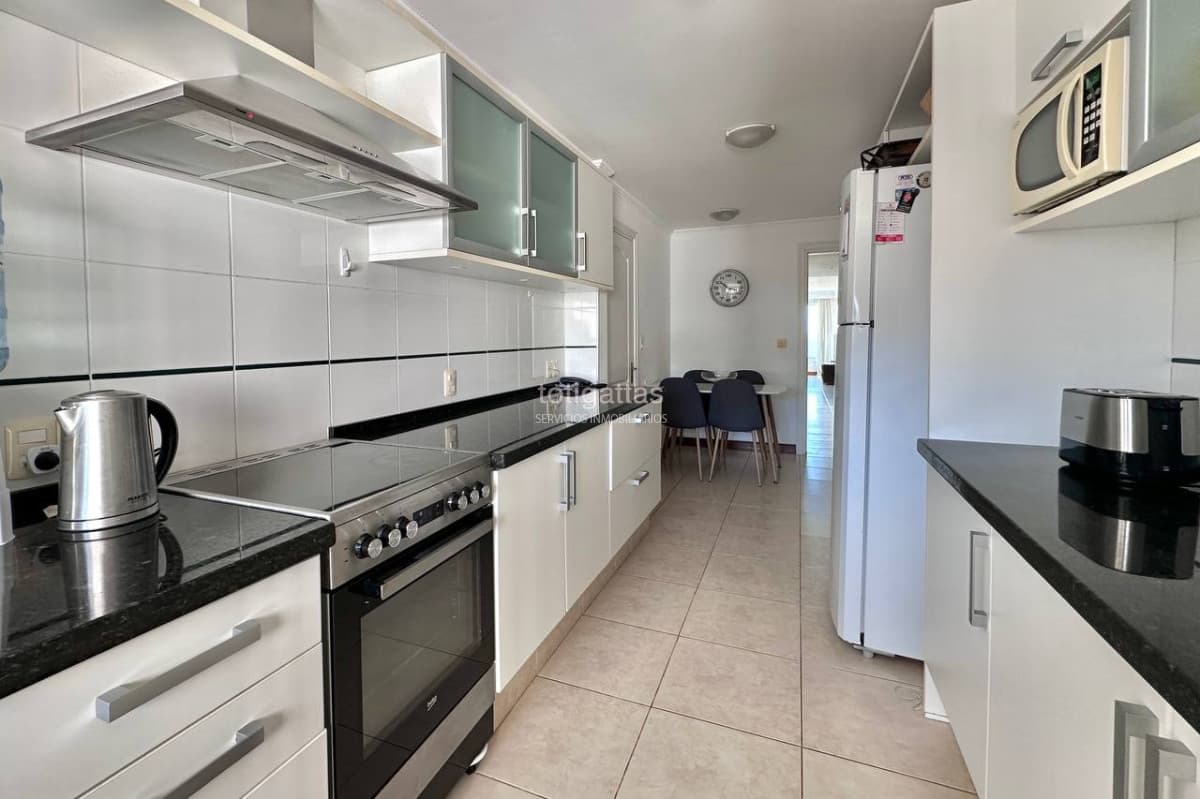 Penthouse en Playa Brava frente al mar en alquiler