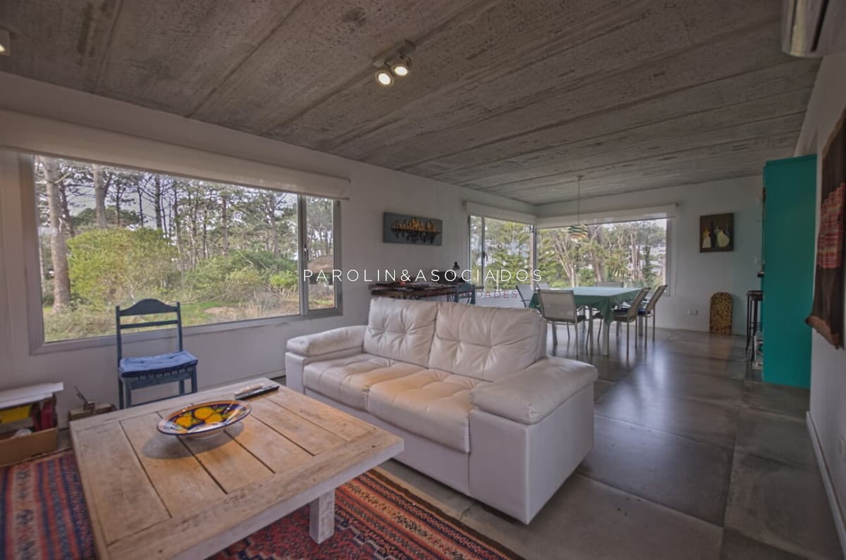 Casa en venta de 3 dormitorios en Montoya, Punta del Este.