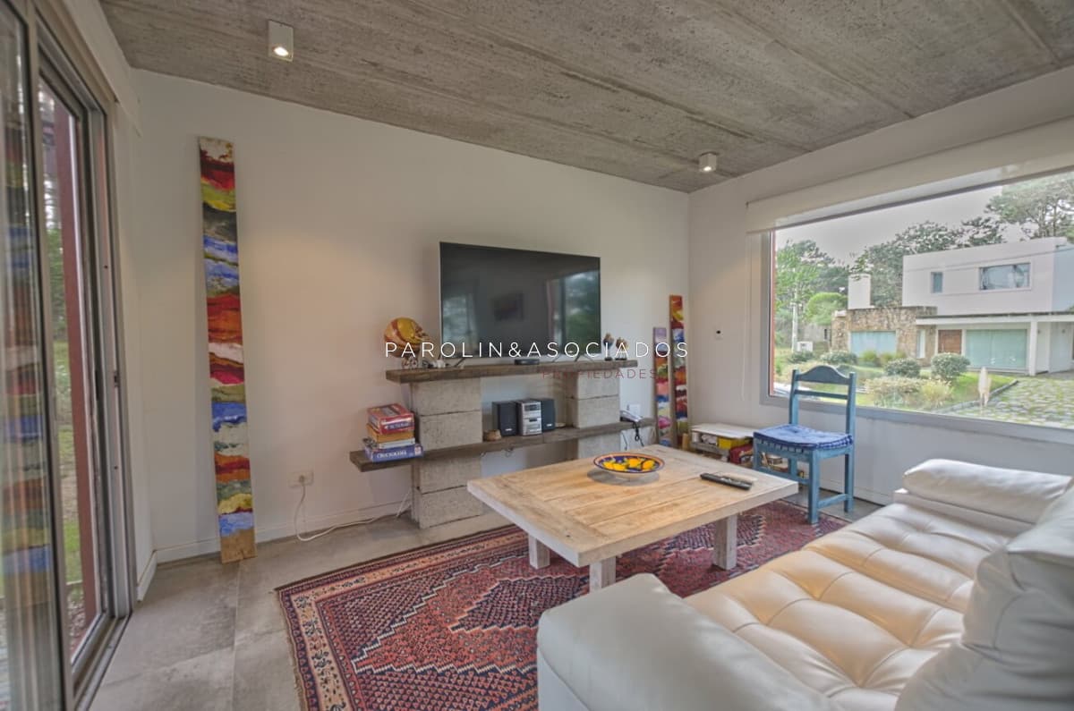 Casa en venta de 3 dormitorios en Montoya, Punta del Este.
