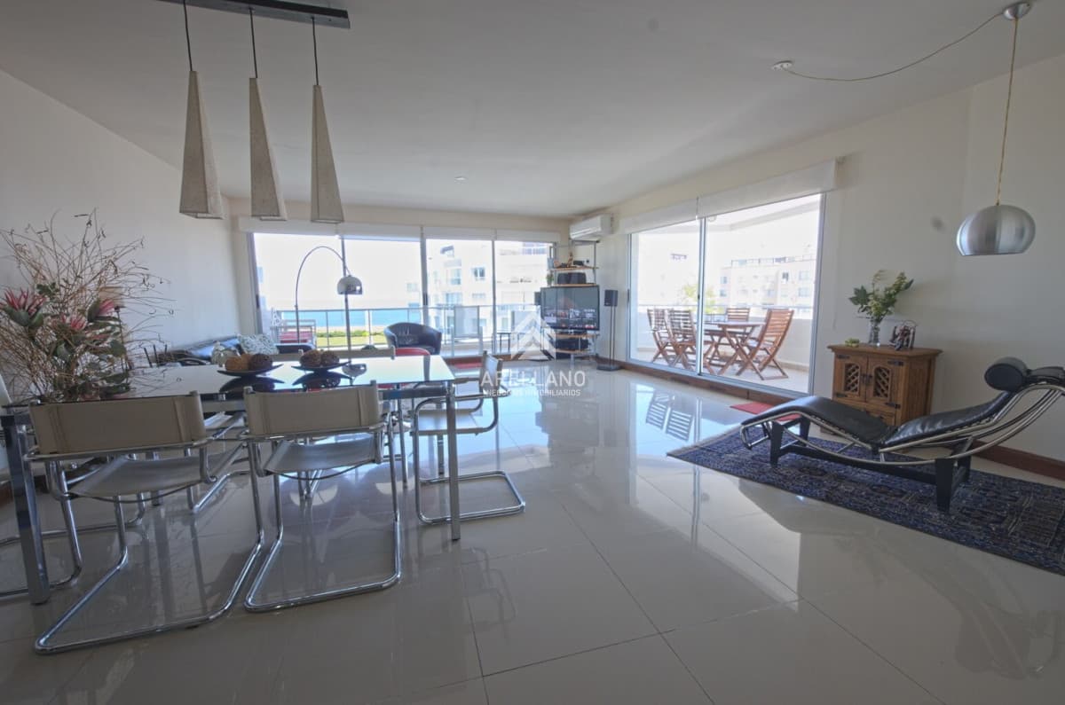 Apartamento ID.486 - venta Apartamento 3 dormitorios - Pinares
