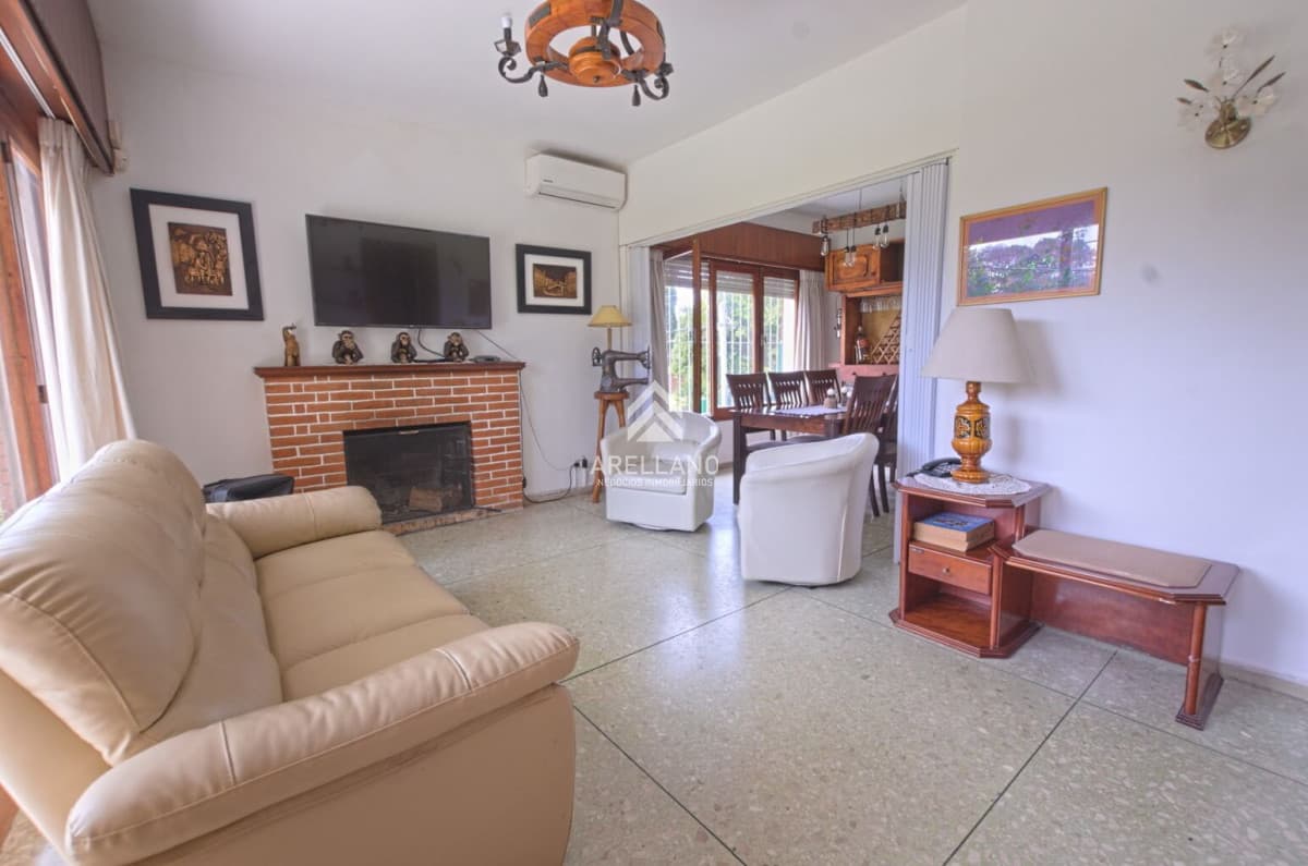 Casa ID.2471 - Casa en alquiler Punta del Este playa Mansa, 2 dormitorios y parrillero