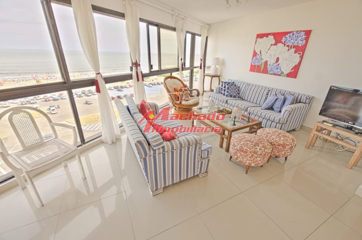Alquiler apartamento 3 dormitorios, Playa Brava frente al mar