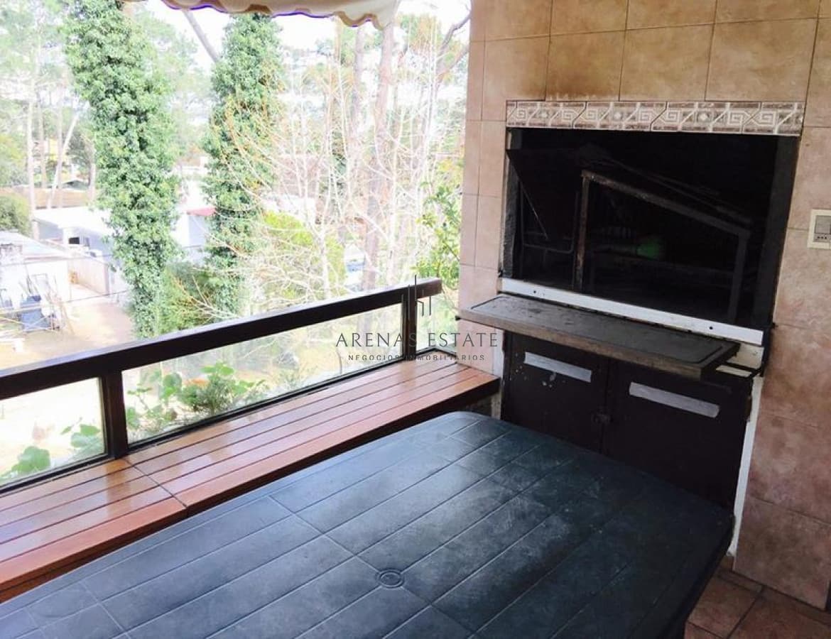 Apartamento en venta 3 dormitorios con parrillero Playa Mansa